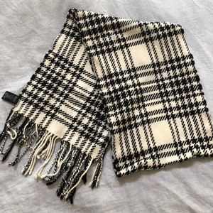 Banana Republic Scarf
